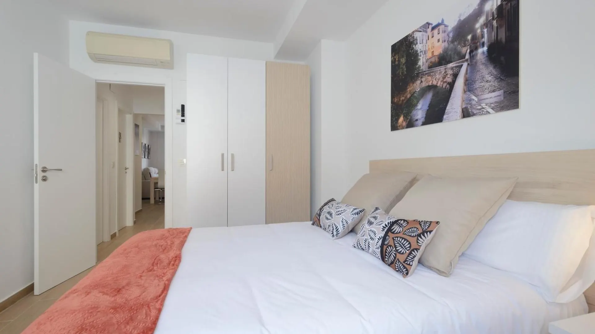 Apartamentos J De La Alhambra Granada España